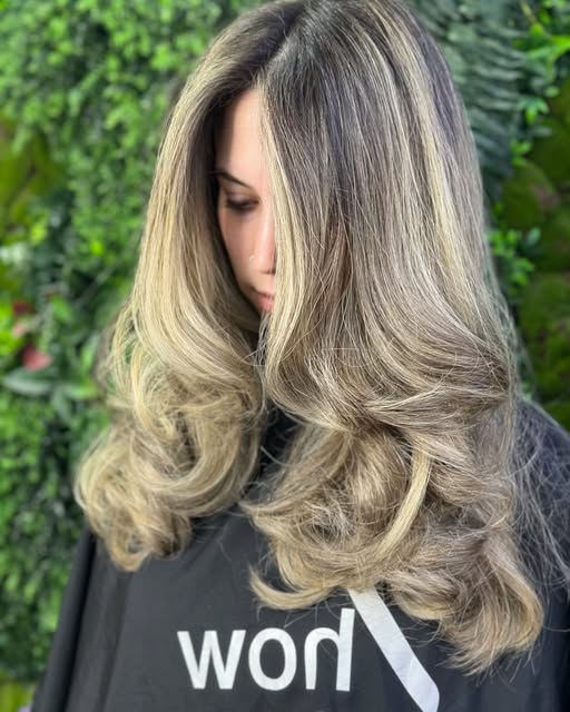 Voluminöser Blowout mit weichen Wellen